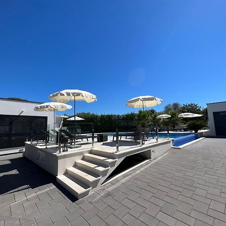 Holiday Luxury Resort Sundance 特罗吉尔 外观 照片